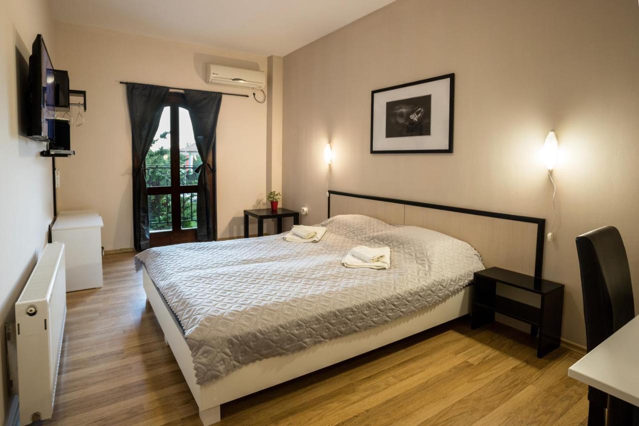 Hanovete Hotel Плиска Экстерьер фото