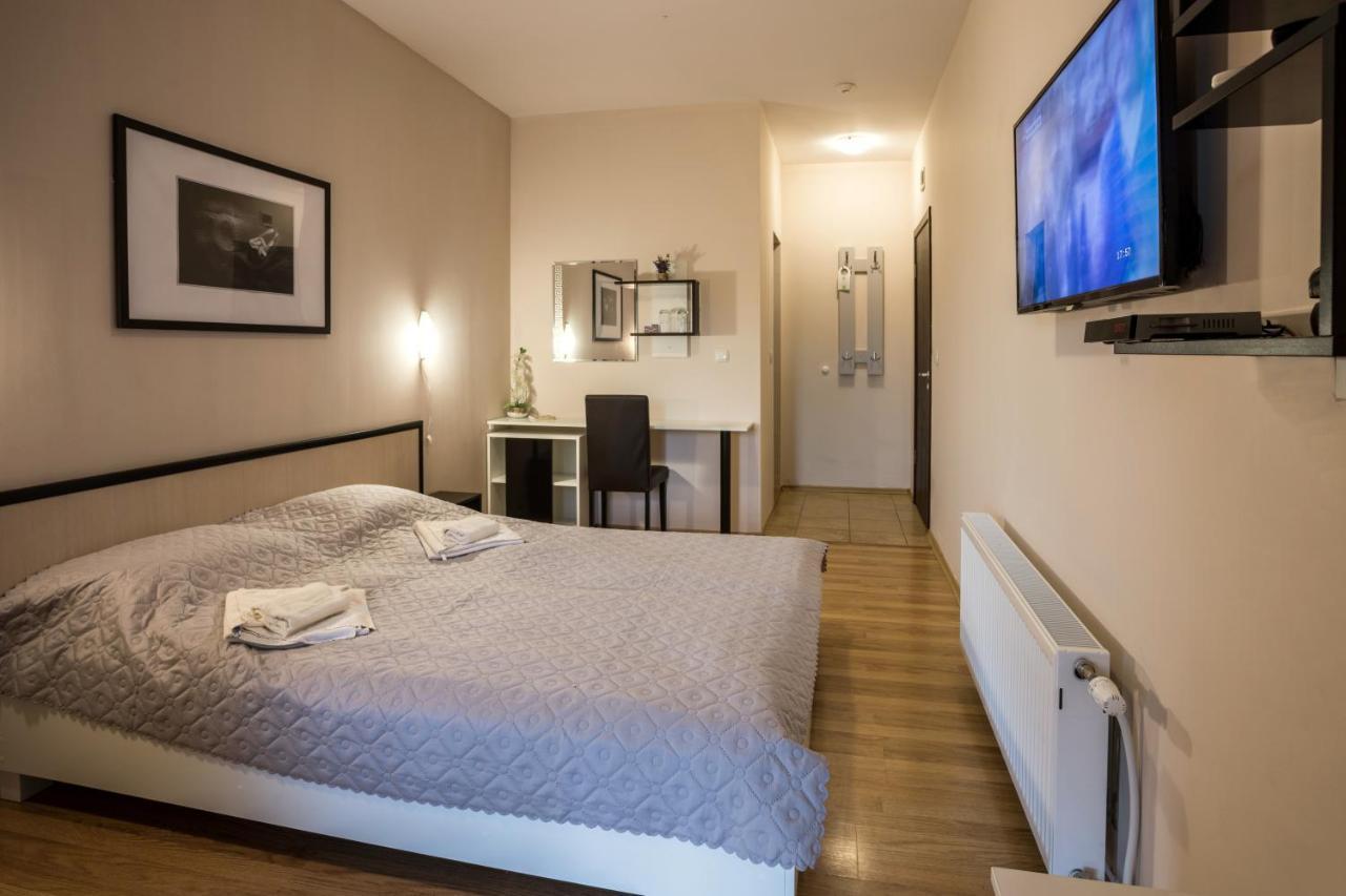 Hanovete Hotel Плиска Экстерьер фото