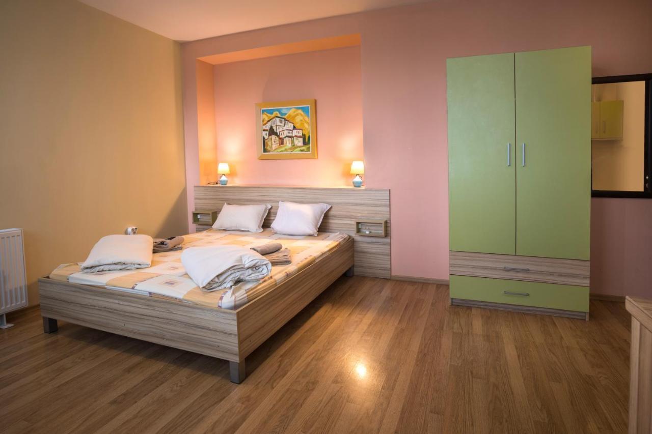 Hanovete Hotel Плиска Экстерьер фото