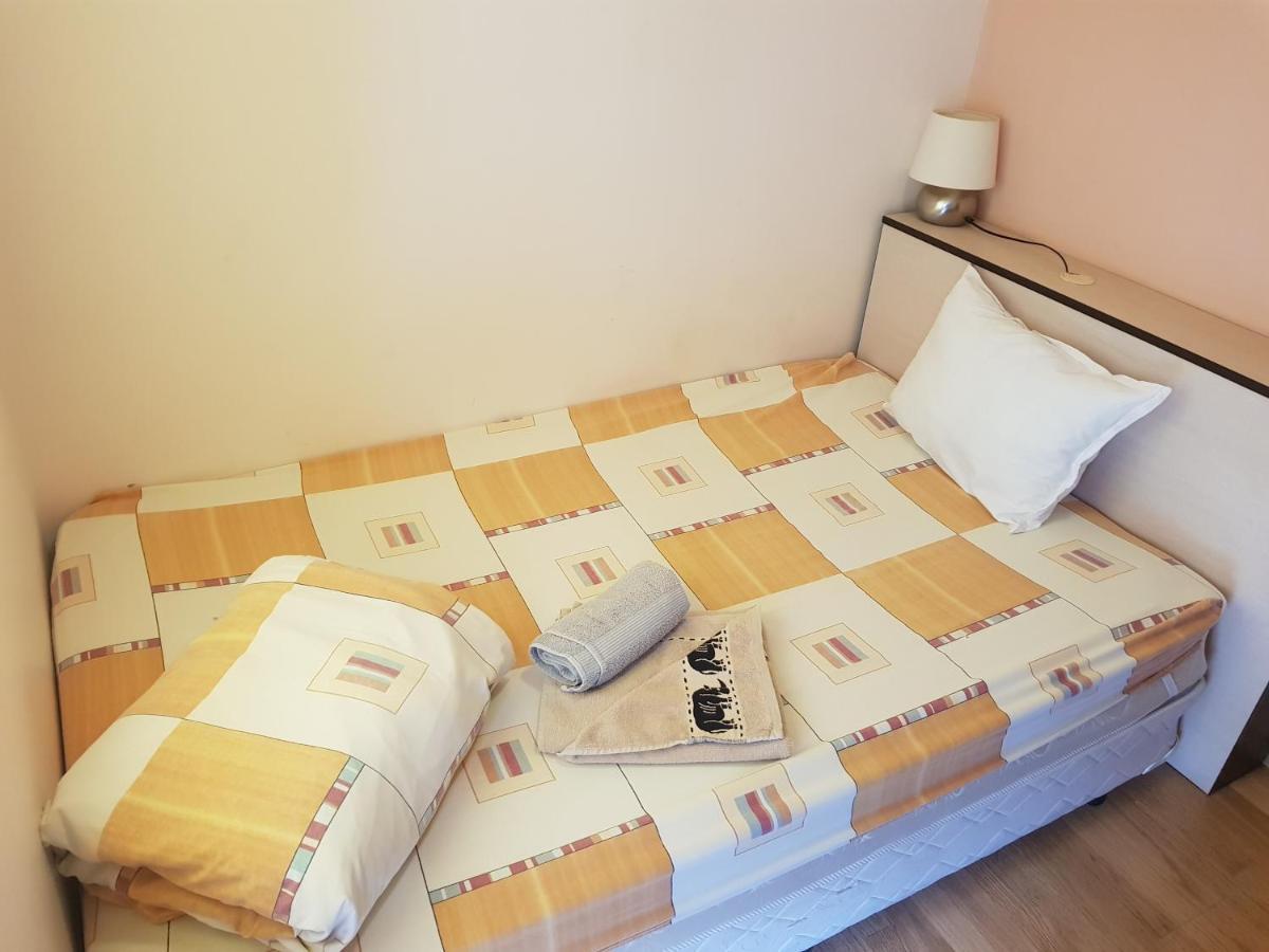 Hanovete Hotel Плиска Экстерьер фото